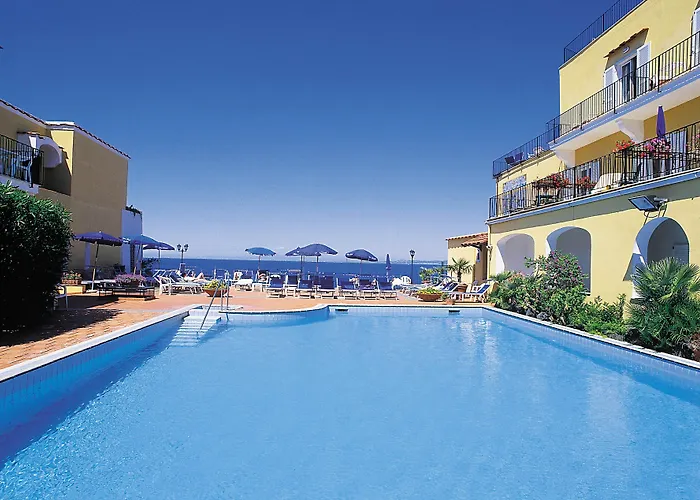 パルコ アウローラ テルメ 4* イスキア島