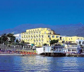 ホテル パルコ アウローラ テルメ 4*