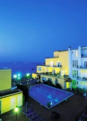 パルコ アウローラ テルメ 4*